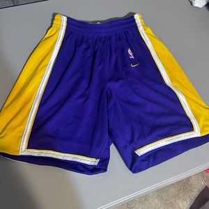 Nike nba official lakers shorts size 36 (large)